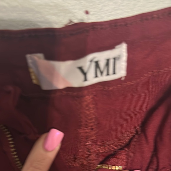 YMI Women's Burgundy/Wine Skinny Pants Size Medium - Picture 3 of 4